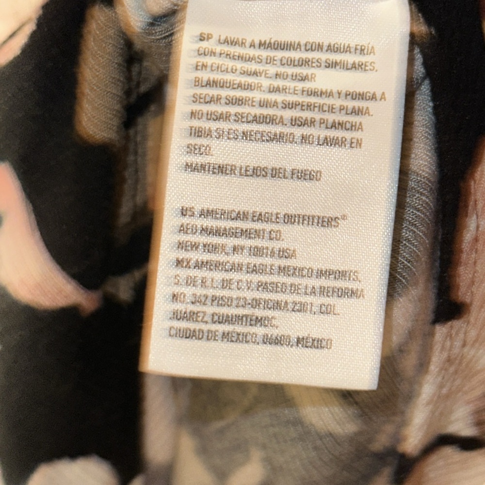 AMERICAN EAGLE OUTFITTERS Floral Snap Bodysuit Size M - Picture 9 of 10